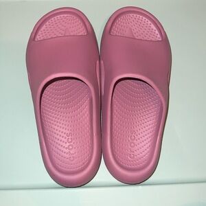 Croc slides